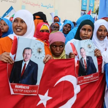 Somali ‘tarihi’ anlaşmayla Türkiye’ye deniz sularını savunma yetkisi verdi