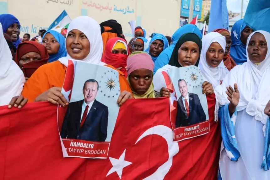 Somali ‘tarihi’ anlaşmayla Türkiye’ye deniz sularını savunma yetkisi verdi