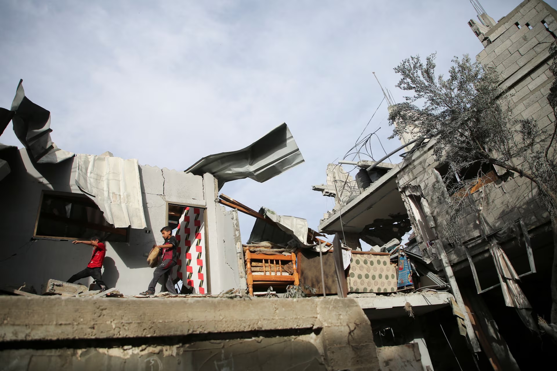 İsrail işgal tehdidi öncesinde Refah'a yönelik saldırılarını yoğunlaştırdı