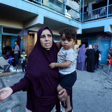 İsrail Gazze’de bir okula saldırarak 16 kişiyi öldürdü