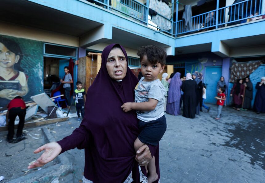 İsrail Gazze’de bir okula saldırarak 16 kişiyi öldürdü